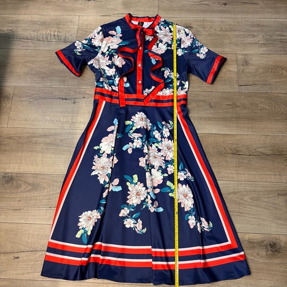 Retro Floral Midi Dress in Navy and Red - Picture 7 of 9